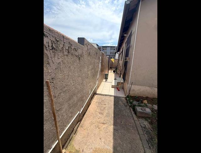 2 BEDROOM PROPERTY TO RENT IN FLEURHOF